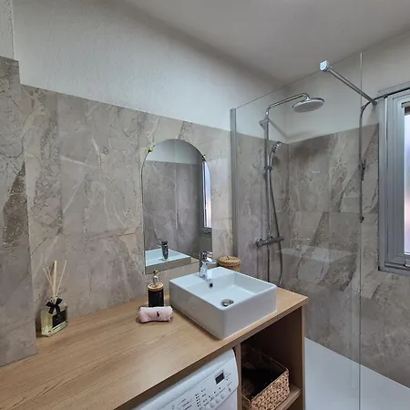 Apartament T2 Vue Mer, Proche & Parking Privee